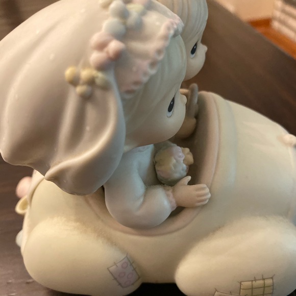 Precious Moments - Wishing You Roads Of Happiness Figurine - Picture 4 of 6